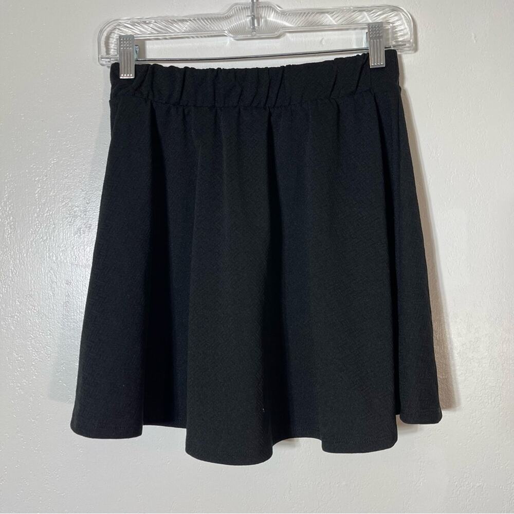 Persaya Circle Mini Skirt, Size Medium. In excellent condition!
